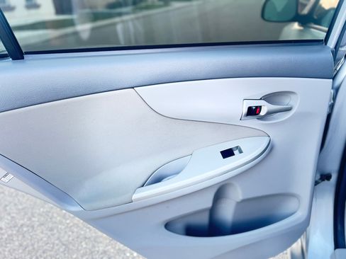 Used 2010 Toyota Corolla LE image 11