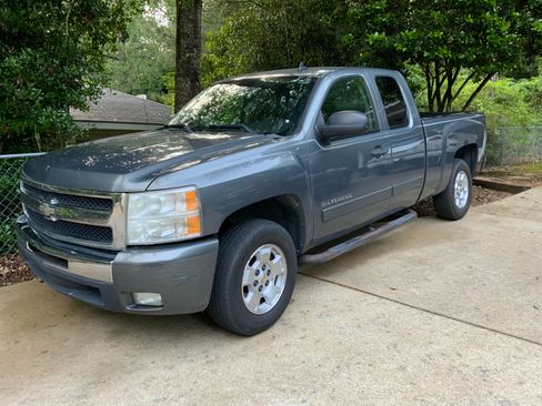 Used 2011 Chevrolet Silverado 1500 LT w/ All-Star Edition RWD image 2