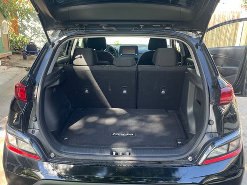 Used 2023 Hyundai Kona SE image 11