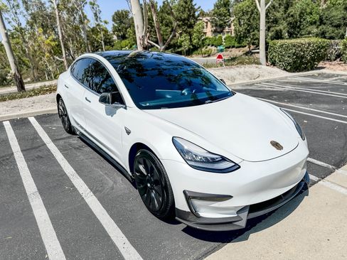 Used 2020 Tesla Model 3 Performance image 8
