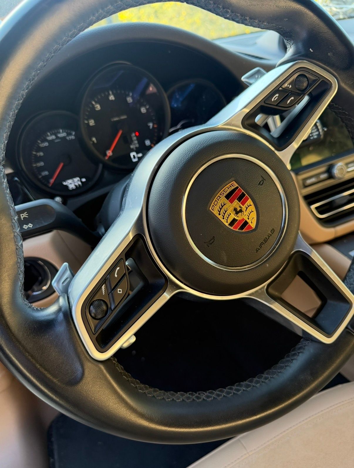 Used 2021 Porsche Macan AWD/4WD image 9