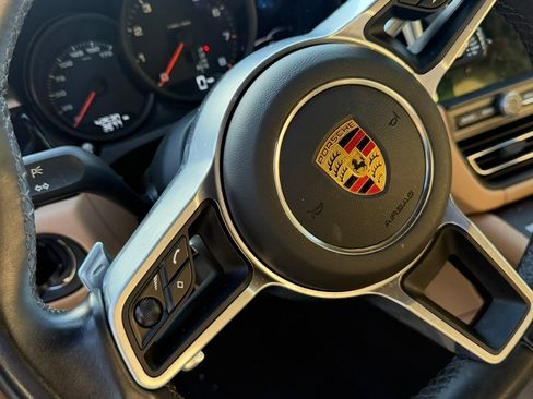 Used 2021 Porsche Macan AWD/4WD image 9