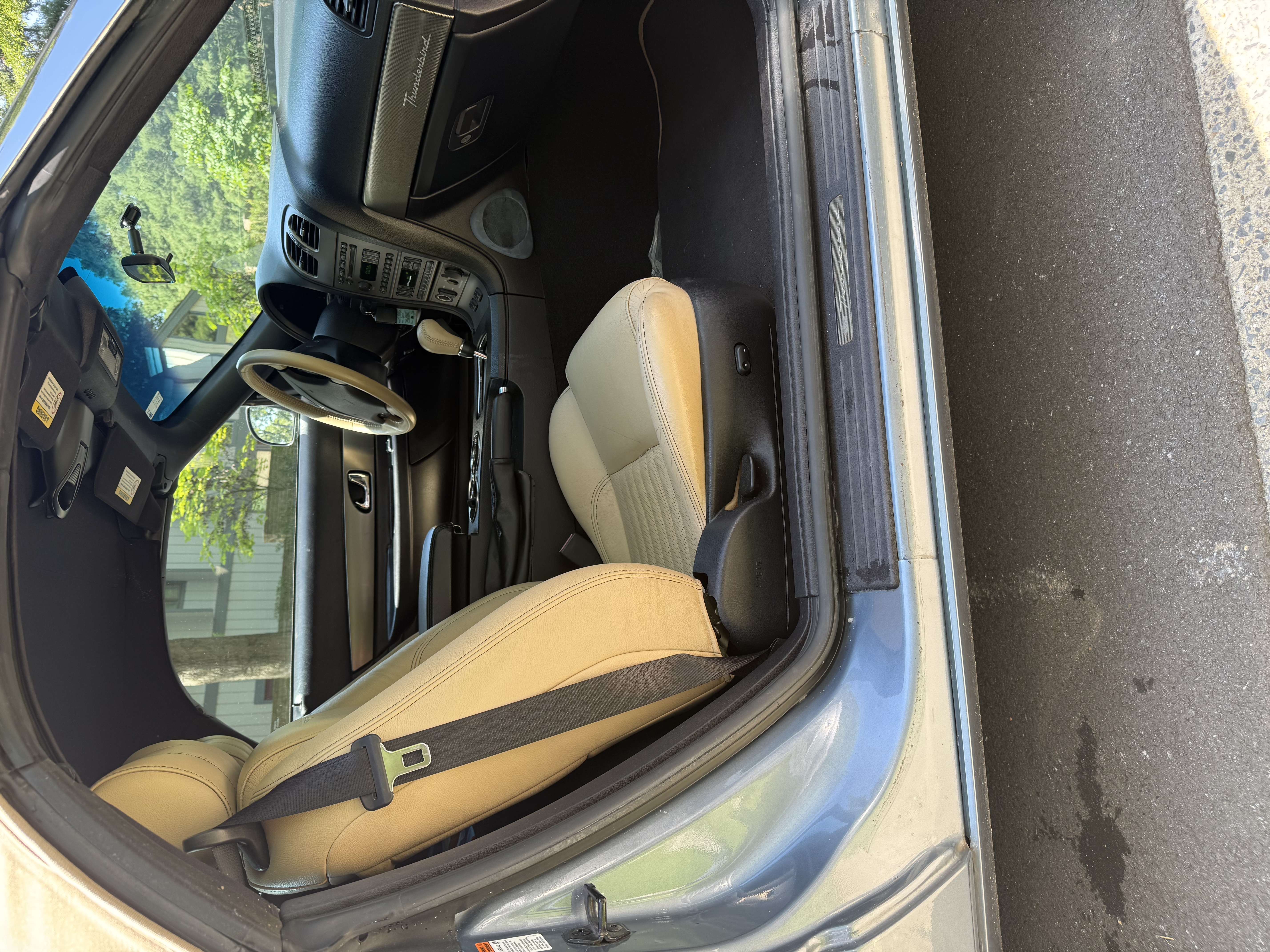 Used 2005 Ford Thunderbird RWD image 11