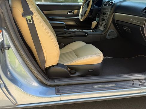 Used 2005 Ford Thunderbird RWD image 11