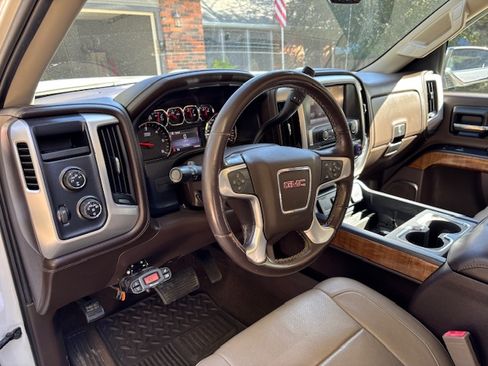 Used 2014 GMC Sierra 1500 SLT w/ Suspension Package, Off-Road image 12