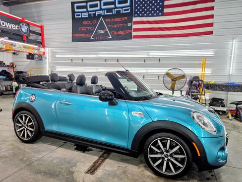 Used 2017 MINI Cooper S image 1