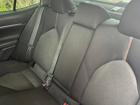 Used 2020 Toyota Camry LE image 8