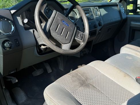 Used 2015 Ford F250 XLT w/ Camper Package AWD/4WD image 8