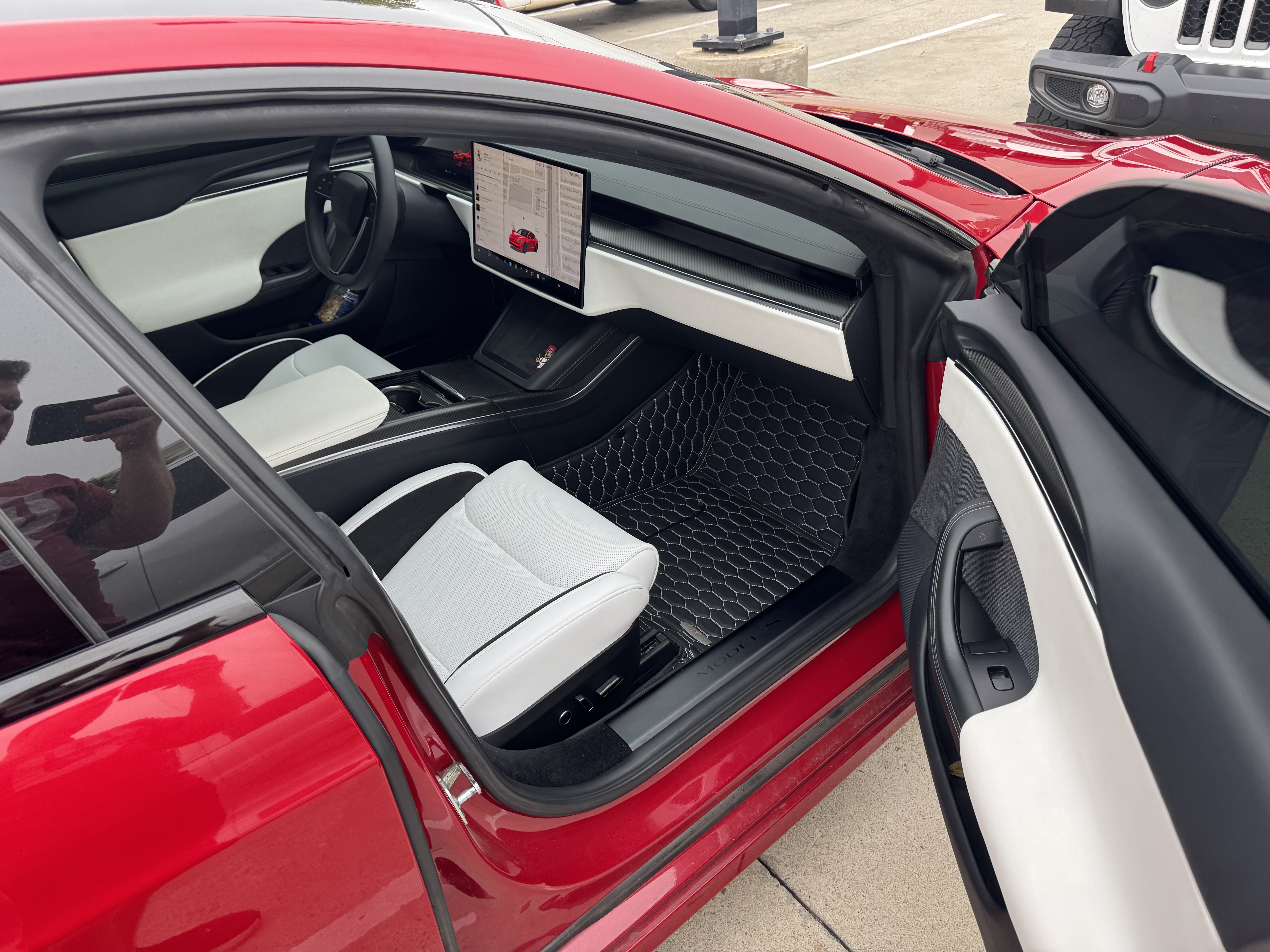 Used 2022 Tesla Model S Plaid AWD/4WD image 9