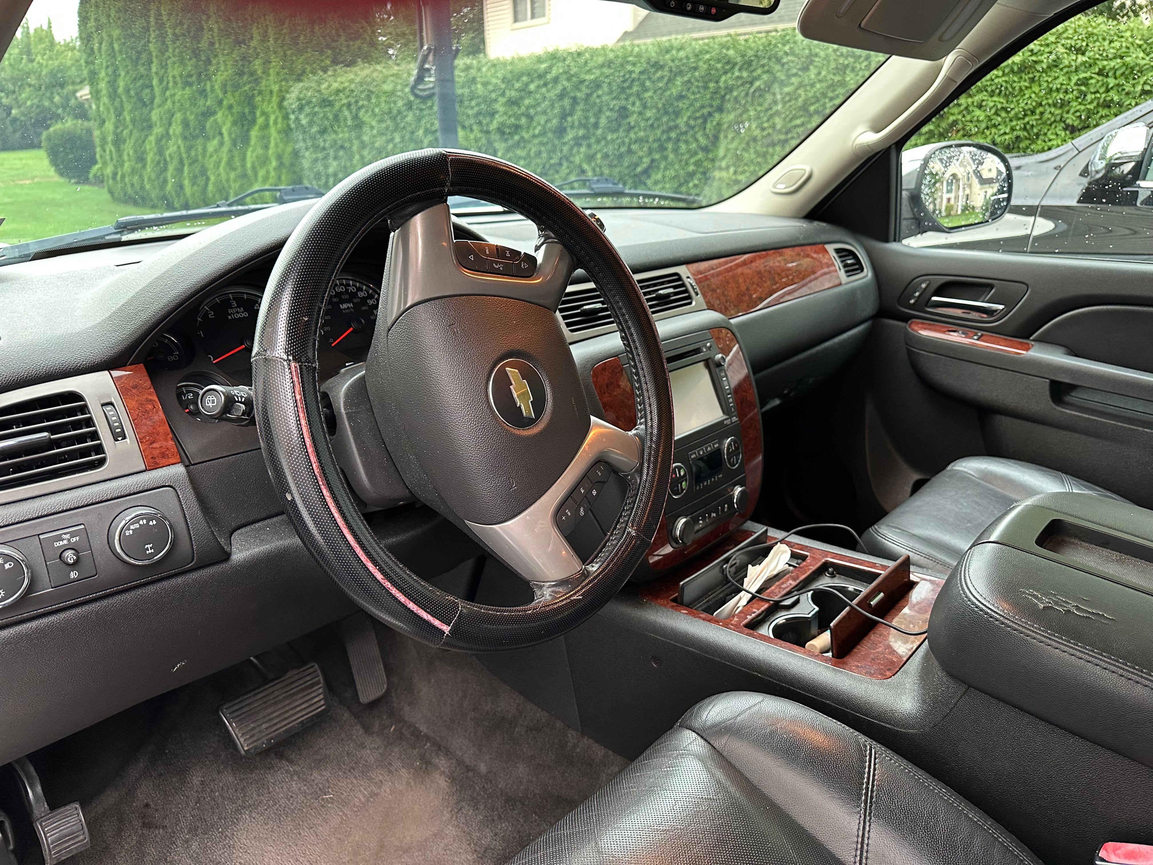 Used 2014 Chevrolet Tahoe LTZ AWD/4WD image 5
