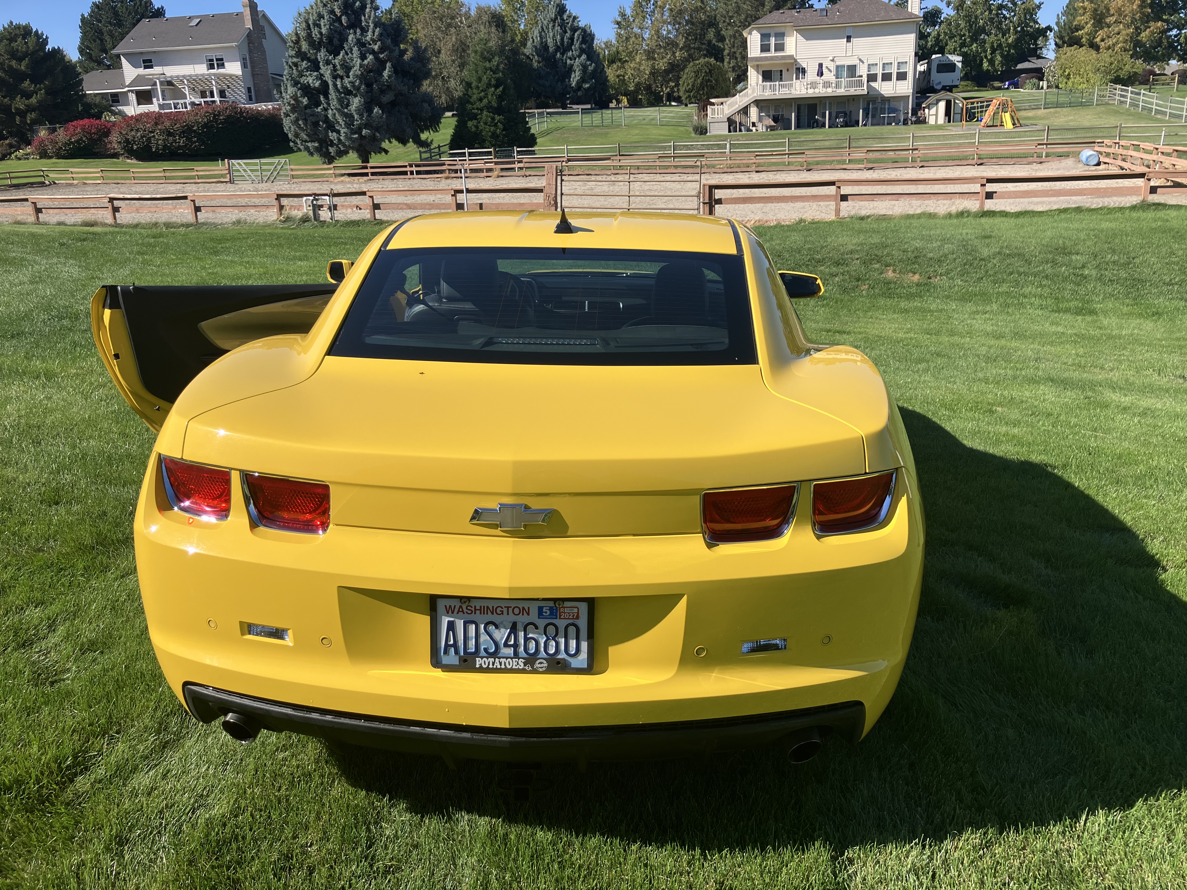 Used 2011 Chevrolet Camaro LT RWD image 4