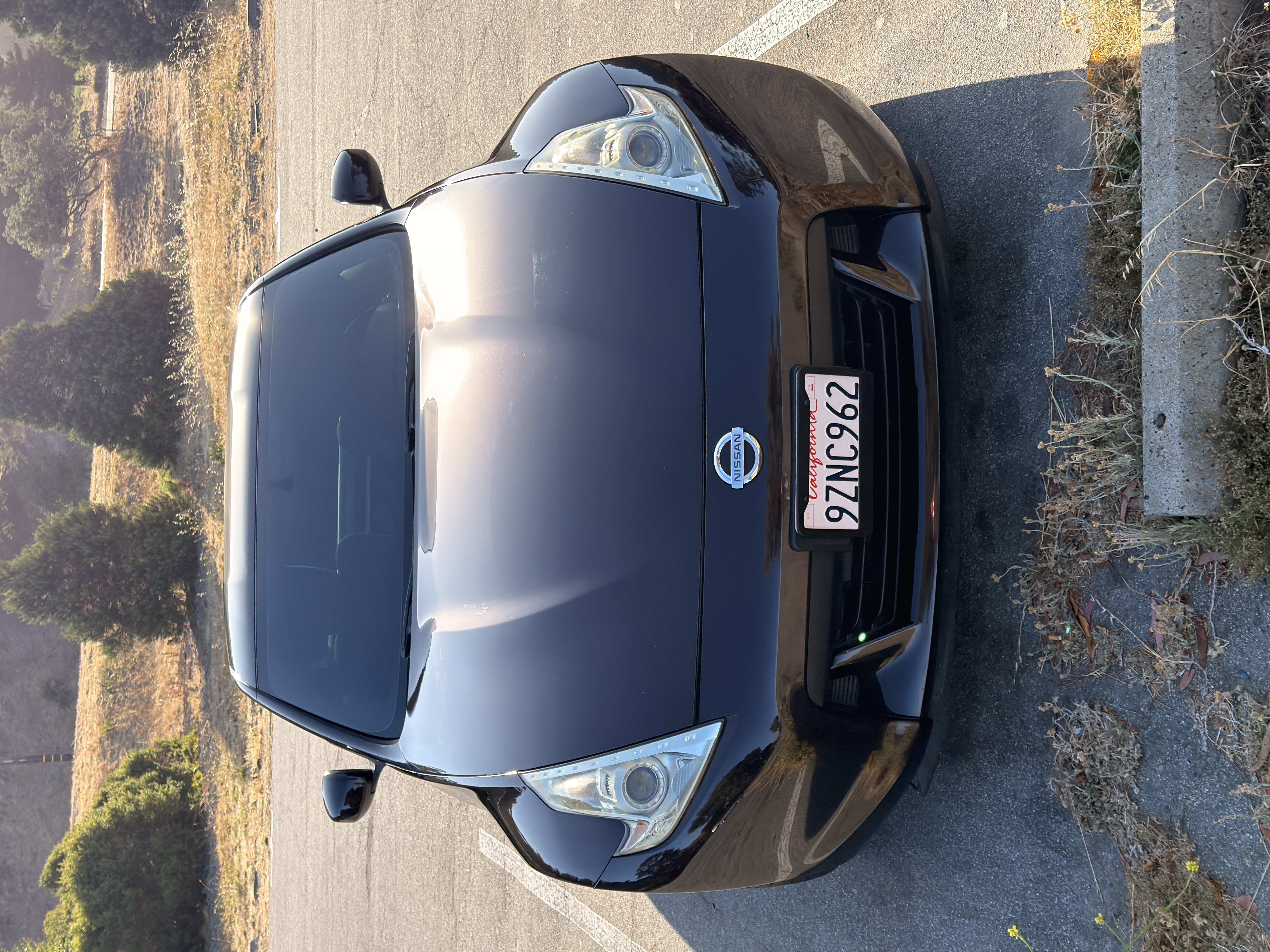 Used 2011 Nissan 370Z Coupe w/ Sport Pkg RWD image 2