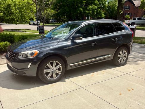 Used 2016 Volvo XC60 T6 w/ Climate Package AWD/4WD image 10
