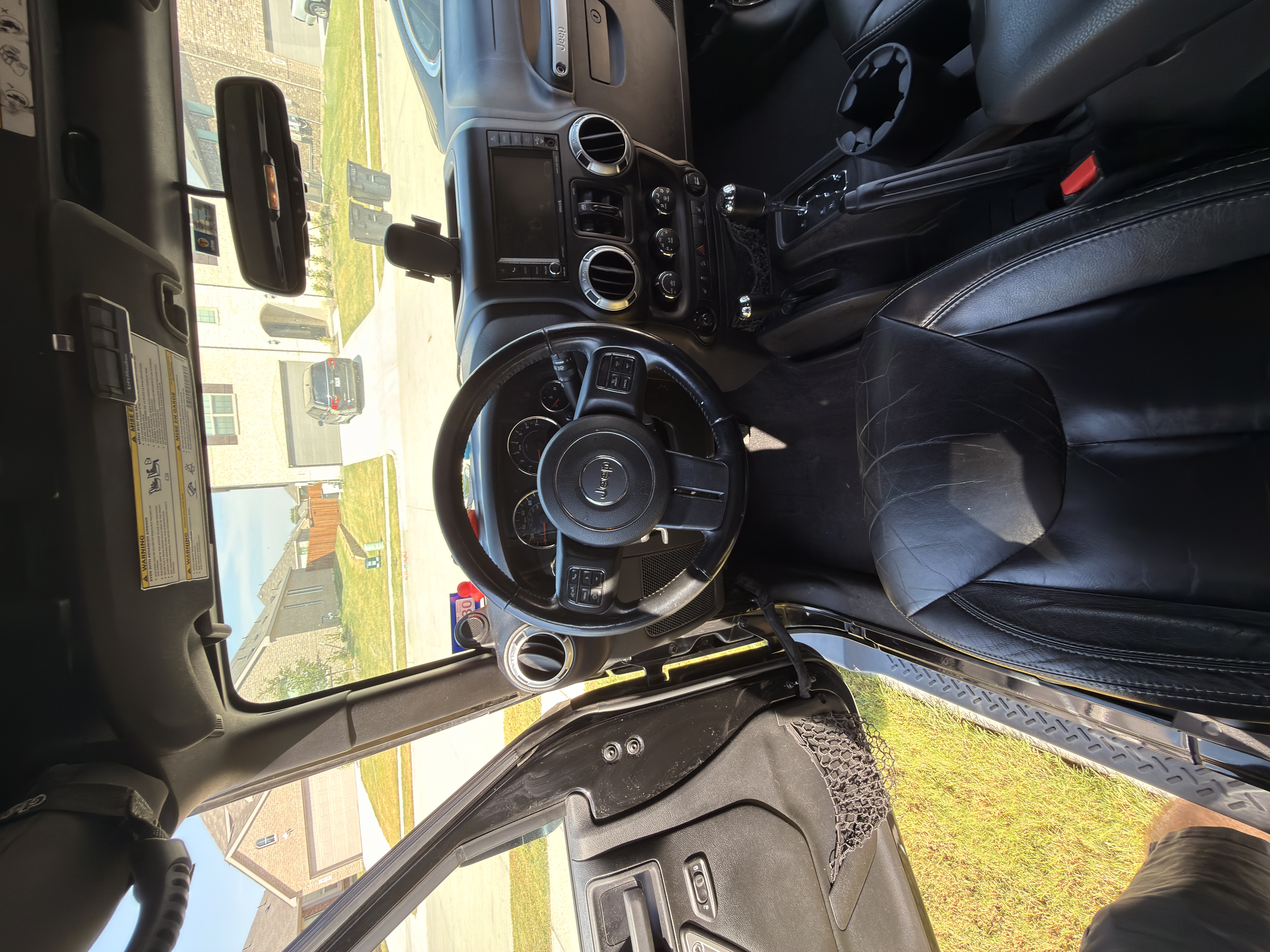 Used 2014 Jeep Wrangler Unlimited Sahara w/ Connectivity Group AWD/4WD image 12
