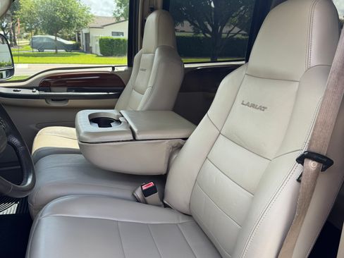 Used 2006 Ford F350 Lariat image 11