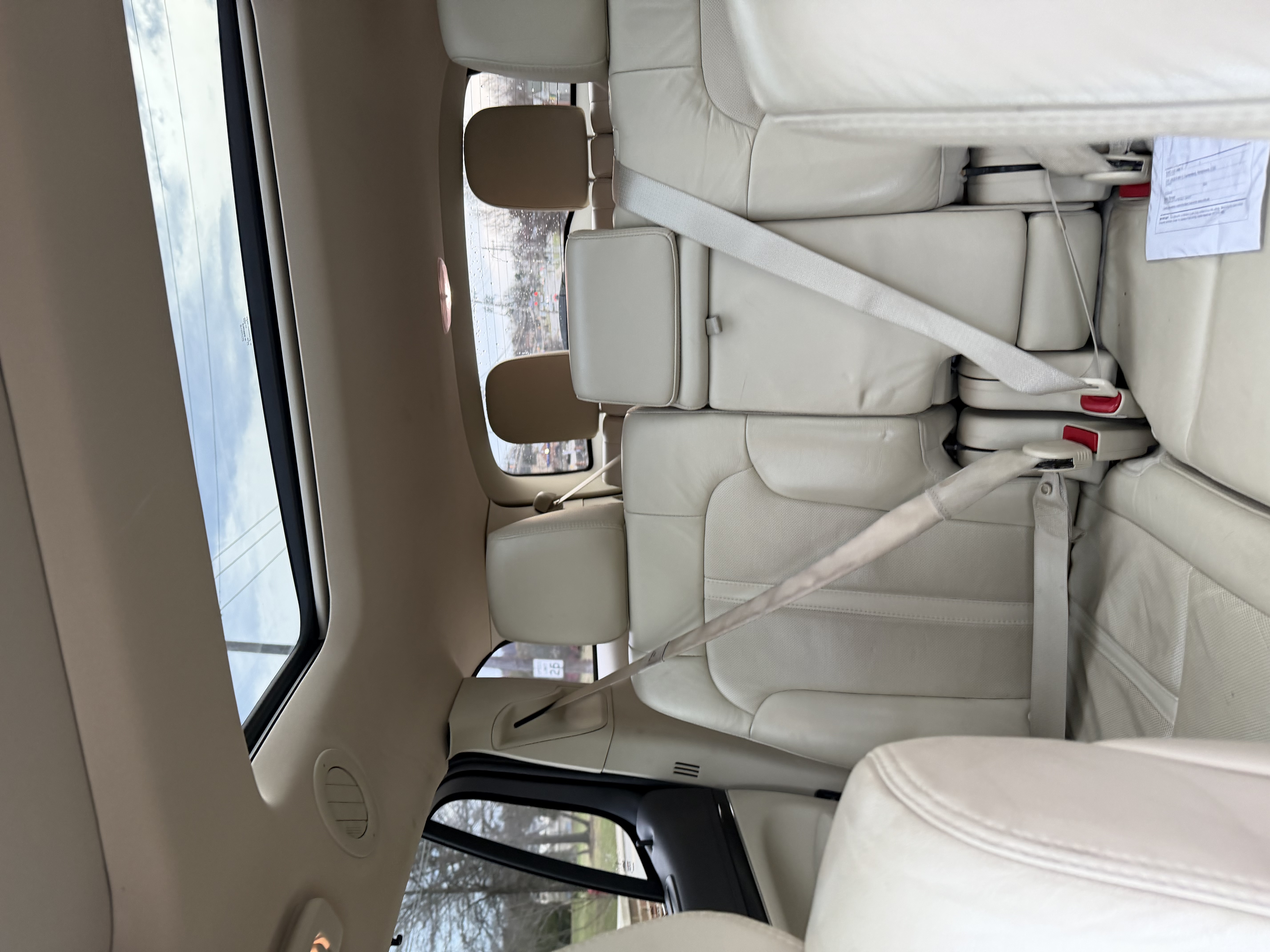 Used 2013 Lincoln MKT AWD image 5