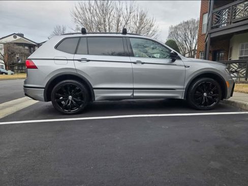 Used 2021 Volkswagen Tiguan SE R-Line image 9