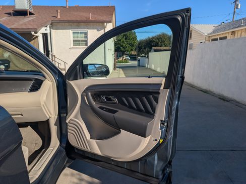 Used 2010 Ford Taurus SE image 15