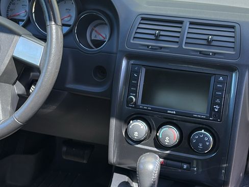 Used 2009 Dodge Challenger R/T RWD image 2