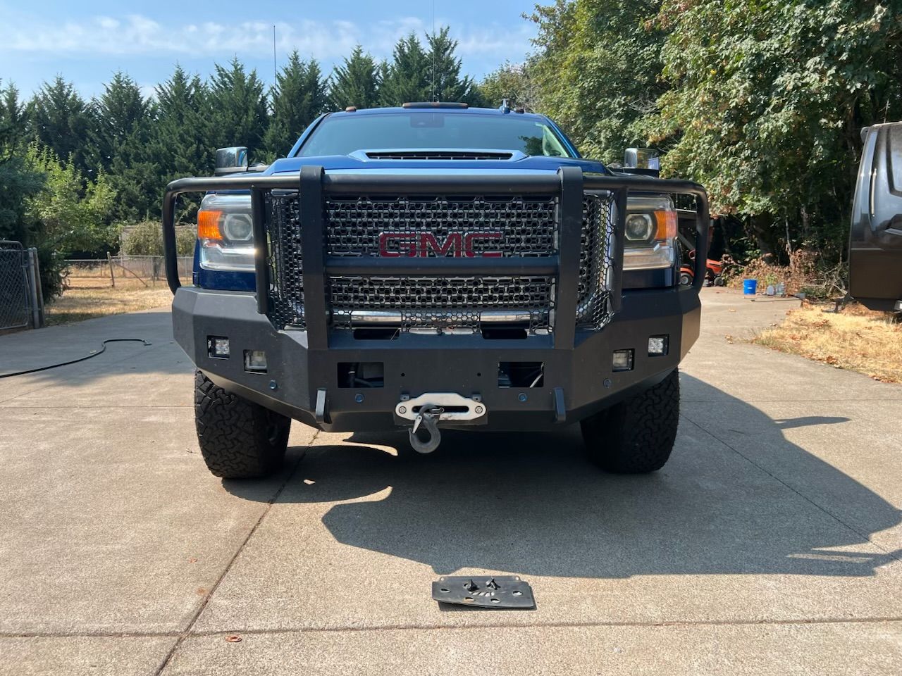 Used 2017 GMC Sierra 3500 Denali w/ Duramax Plus Package AWD/4WD image 4