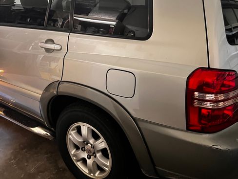 Used 2001 Toyota Highlander 2WD V6 image 9