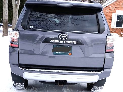 Used 2021 Toyota 4Runner TRD Off-Road Premium image 5