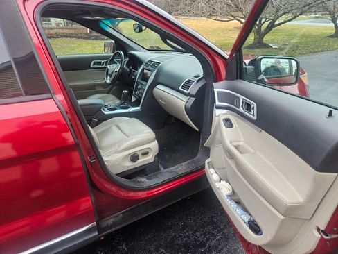 Used 2013 Ford Explorer XLT image 14