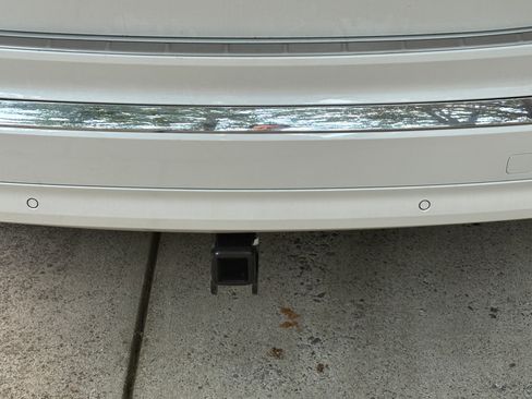 Used 2023 Volvo XC90 T8 Ultimate w/ Lounge Package image 8