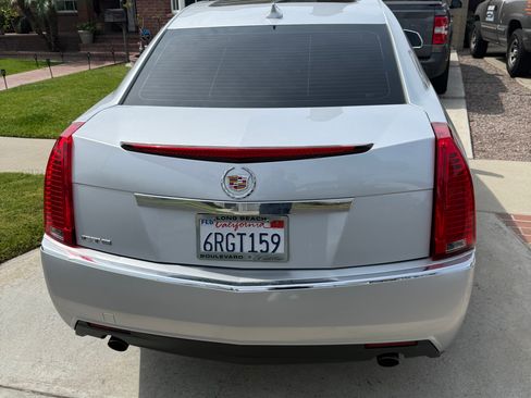 Used 2010 Cadillac CTS Luxury image 4