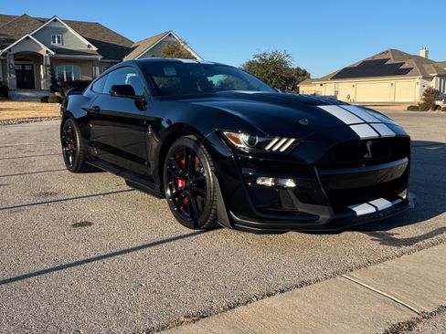 Used 2022 Ford Mustang Shelby GT500 w/ Technology Package image 23