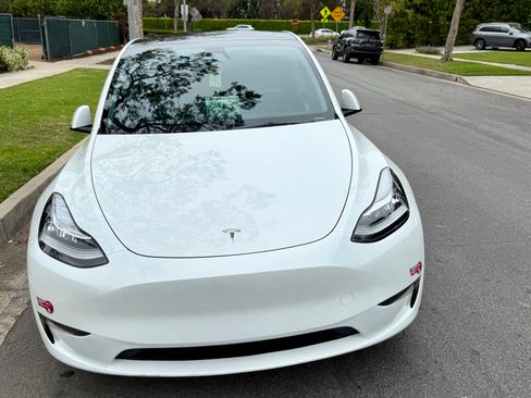 Used 2023 Tesla Model Y Long Range image 10