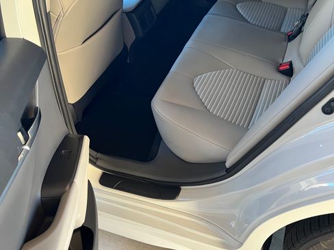 Used 2022 Toyota Camry SE w/ Audio Upgrade Package image 19