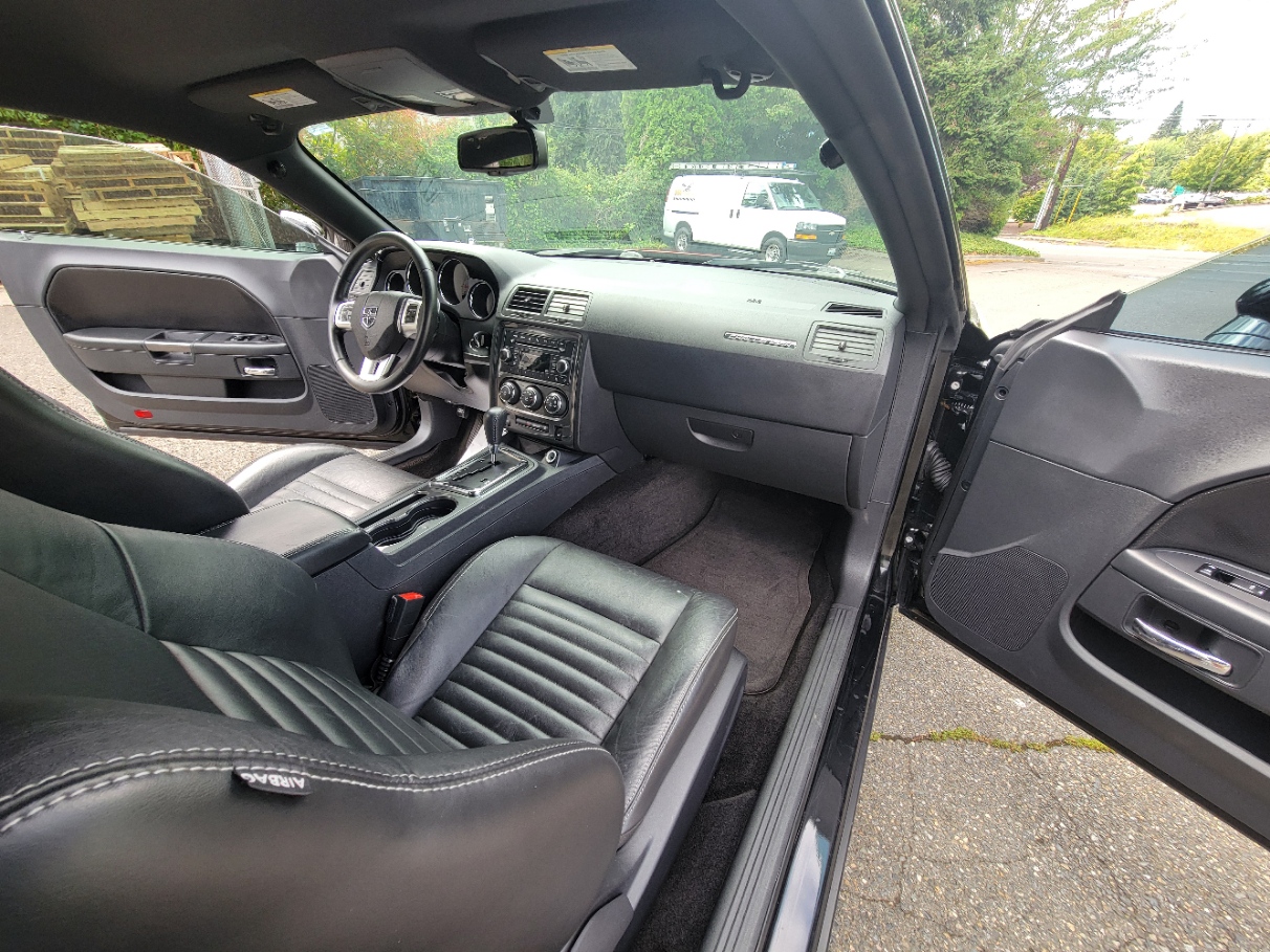 Used 2013 Dodge Challenger SXT RWD image 29