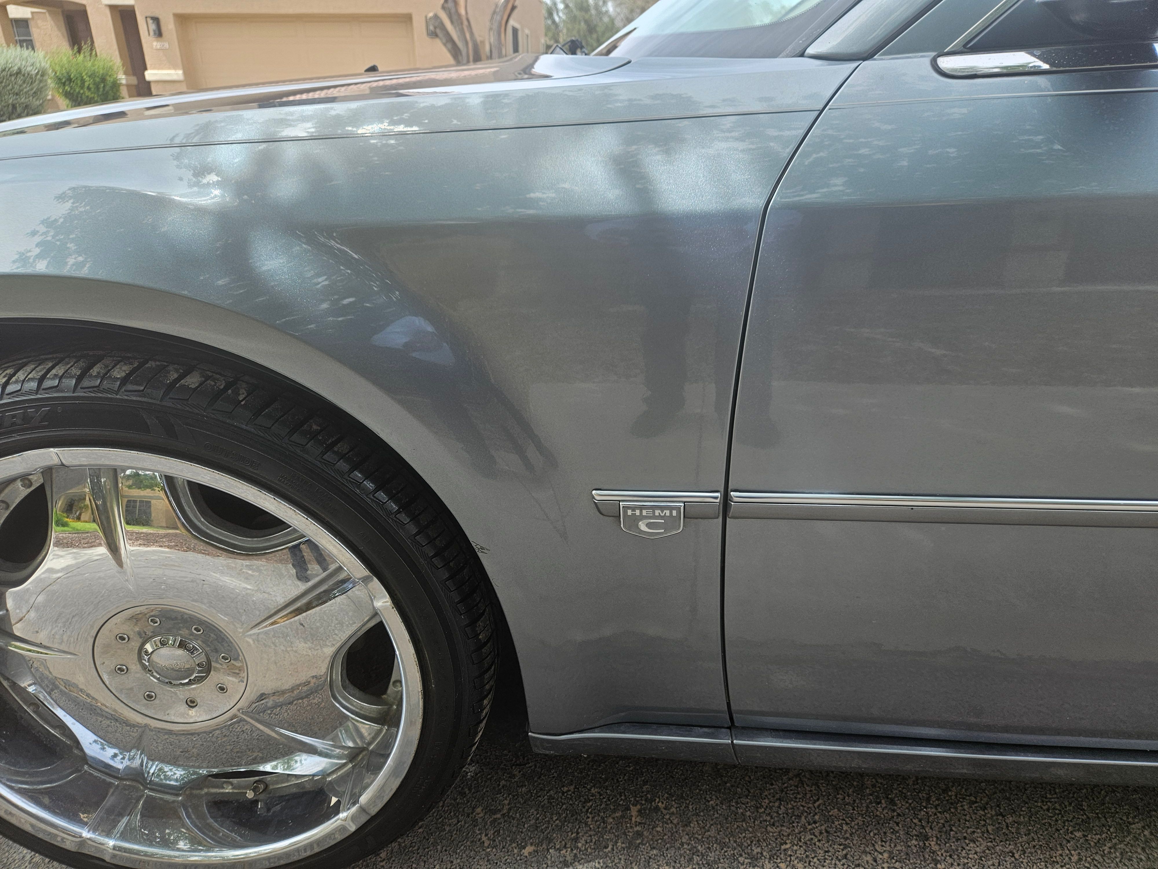 Used 2006 Chrysler 300 C w/ Navigation & Sound Group II RWD image 4