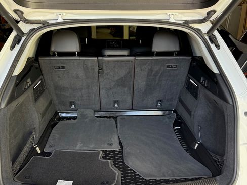 Used 2018 Audi Q5 Prestige w/ Prestige Package image 11