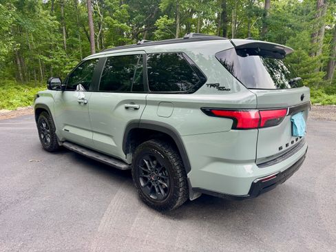 Used 2024 Toyota Sequoia Limited w/ TRD Off-Road Package AWD/4WD image 8