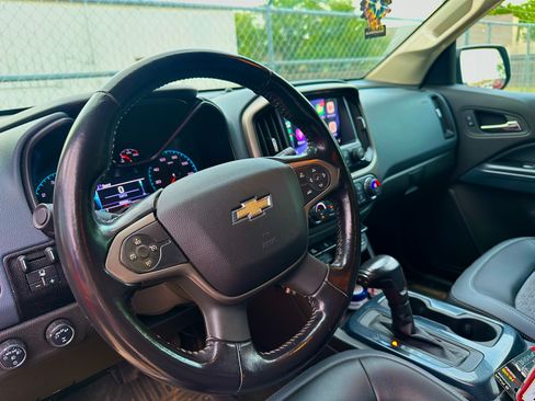 Used 2017 Chevrolet Colorado Z71 AWD/4WD image 6
