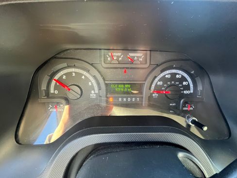 Used 2013 Ford E-350 and Econoline 350 XLT image 10