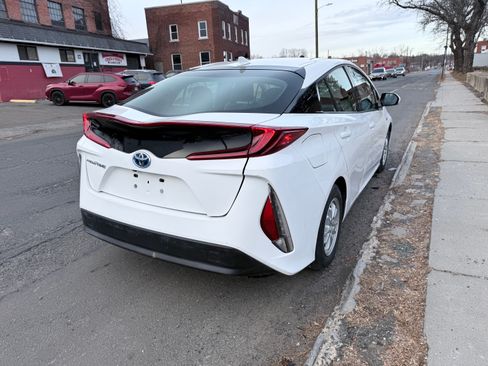 Used 2017 Toyota Prius Prime Plus image 11