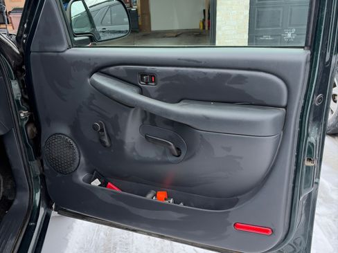 Used 2002 Chevrolet Silverado 1500 2WD Regular Cab w/ Heavy Duty Suspension Pkg image 9