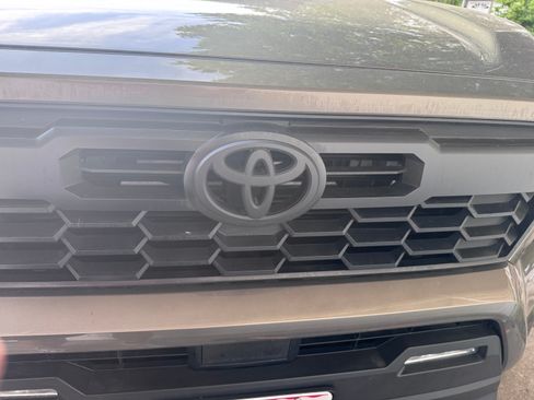Used 2025 Toyota Tacoma TRD Off-Road AWD/4WD image 13