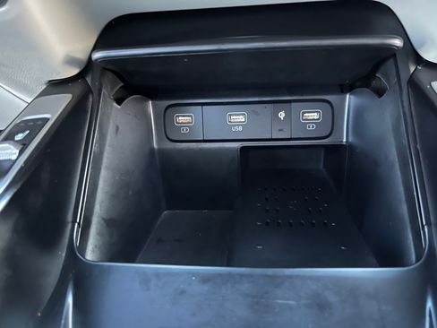 Used 2023 Kia Sorento EX image 9