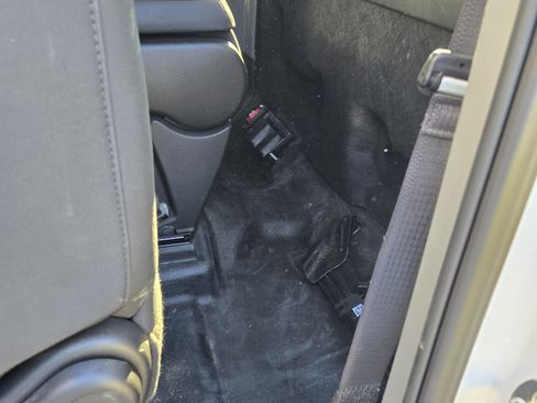 Used 2024 Chevrolet Silverado 2500 W/T image 18