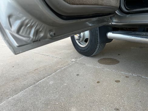 Used 2003 Chevrolet Silverado 3500 LT image 23