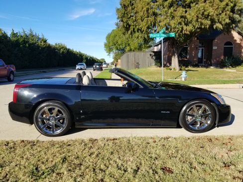 Used 2006 Cadillac XLR image 10