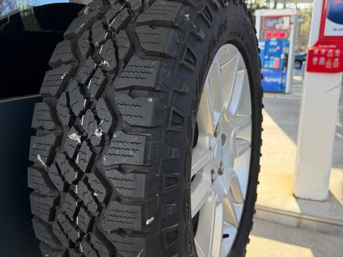 Used 2023 Land Rover Defender 90 S AWD/4WD image 8