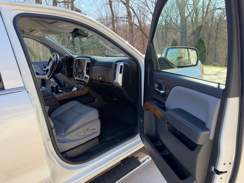 Used 2014 GMC Sierra 1500 SLT w/ SLT Crew Cab Value Package image 10