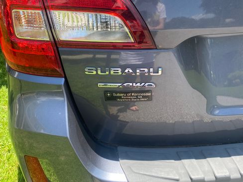 Used 2016 Subaru Outback 2.5i Limited AWD/4WD image 4