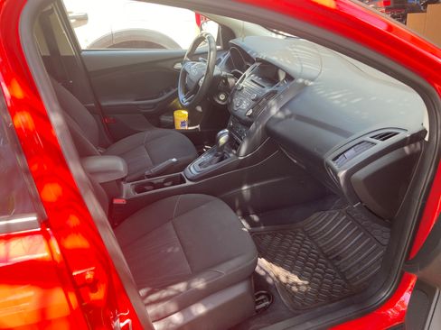 Used 2015 Ford Focus SE FWD image 14