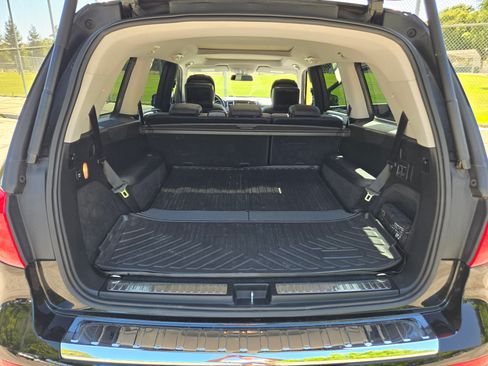 Used 2015 Mercedes-Benz GL 550 4MATIC image 19